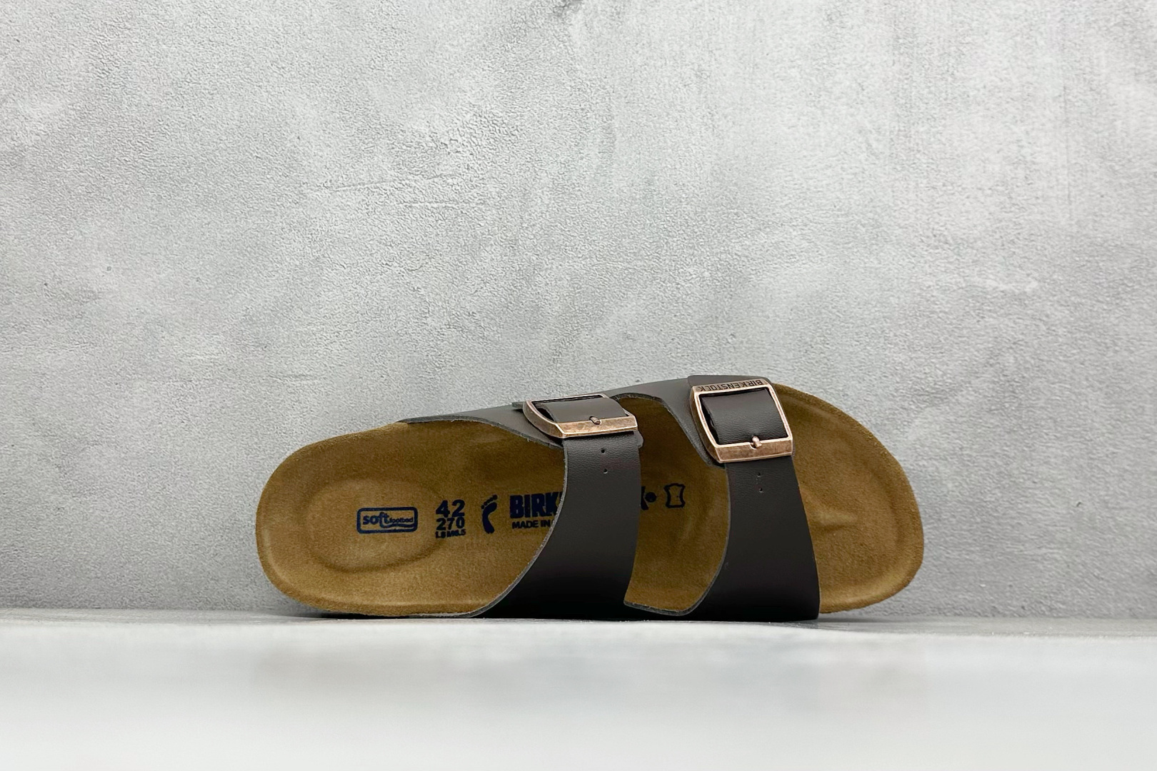 图片[3]-博肯 Birkenstock 二字拖凉鞋系列 广东原产#德国百年知名鞋履品牌·博肯Birkenstock 勃肯#采用质地柔软牛皮面料材质#中底搭载缓震软木橡胶 其特有的鞋床设计，贴合脚面穿着舒适 Birkenstock Milano中性软木鞋底经典款式，非常好搭，鞋底结实耐磨，适合夏天。 尺码：35-45-选品中心