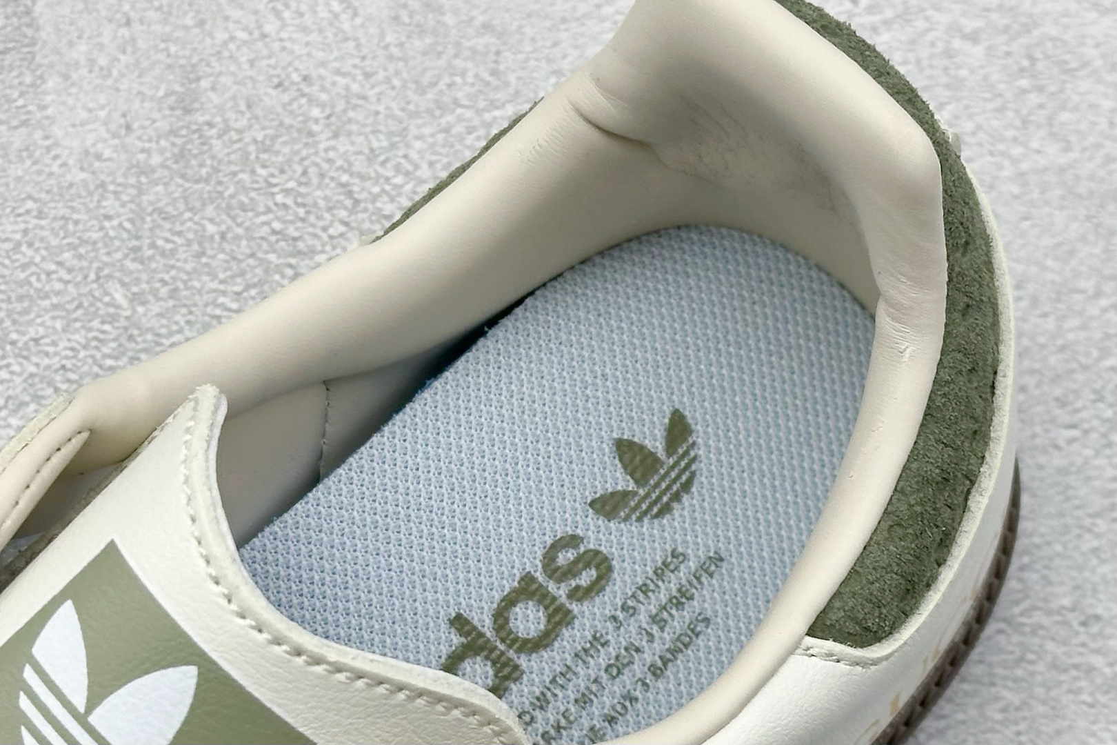 200 adidoriginals Samba OG x GUCCI 绿白 桑巴舞系列复古经典轻便板鞋  GJ75804