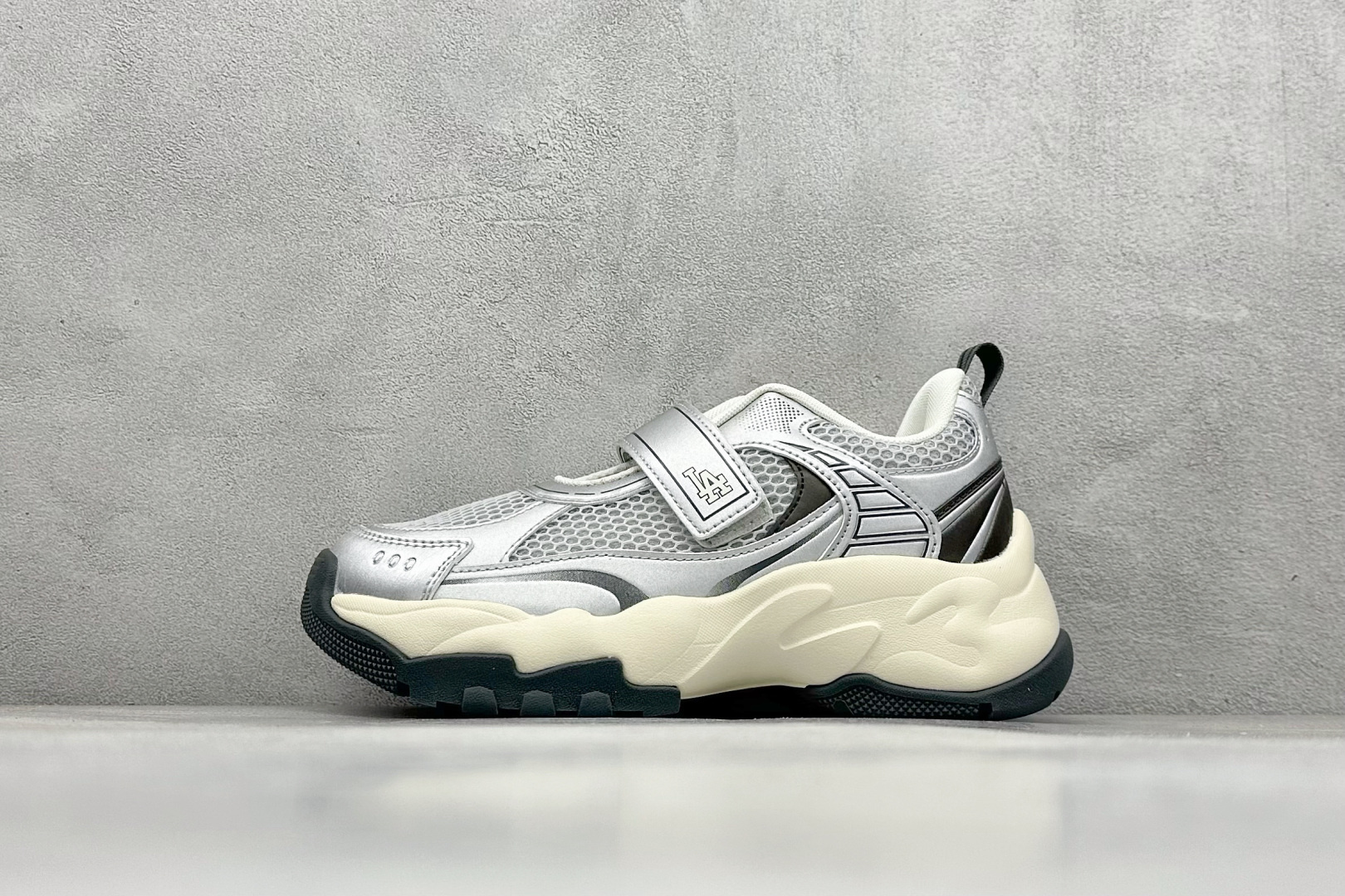 MLB Big Ball Chunky Mesh 厚底老爹系列低帮魔术贴轻量休闲运动慢跑鞋 尺码：35 36 37 37.5 38 38.5 39 40 40.5 41 42 42.5 43 44 45-选品中心