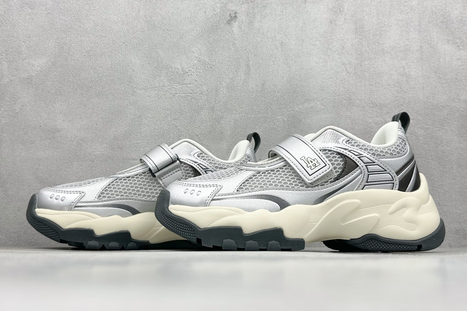 图片[5]-MLB Big Ball Chunky Mesh 厚底老爹系列低帮魔术贴轻量休闲运动慢跑鞋 尺码：35 36 37 37.5 38 38.5 39 40 40.5 41 42 42.5 43 44 45-选品中心