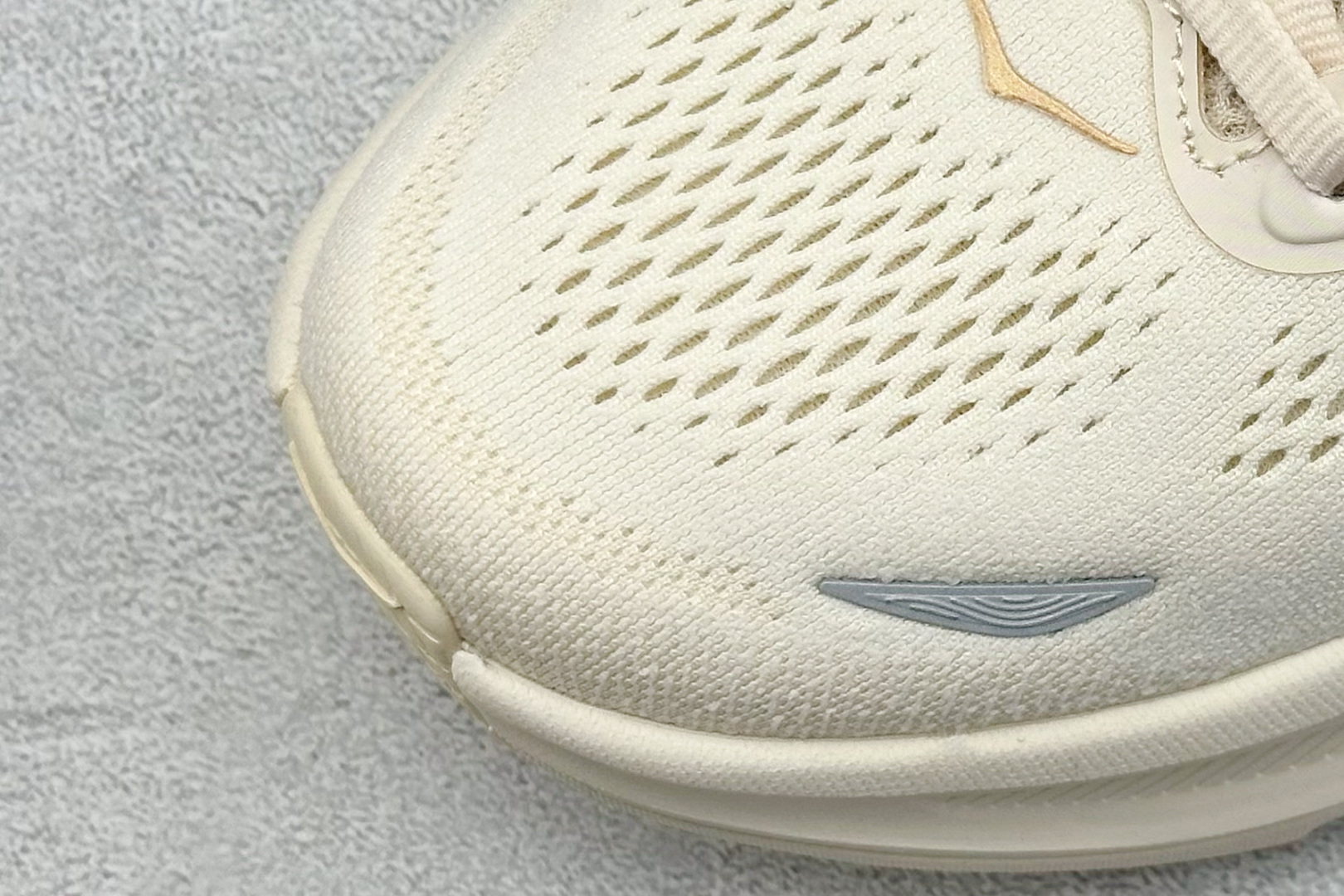 
RS版HOKA ONE ONE Bondi 9 舒适防滑耐磨低帮休闲跑步鞋 

货号：/VCH
尺码：