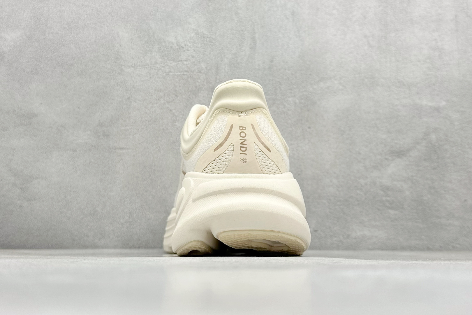 
RS版HOKA ONE ONE Bondi 9 舒适防滑耐磨低帮休闲跑步鞋 

货号：/VCH
尺码：