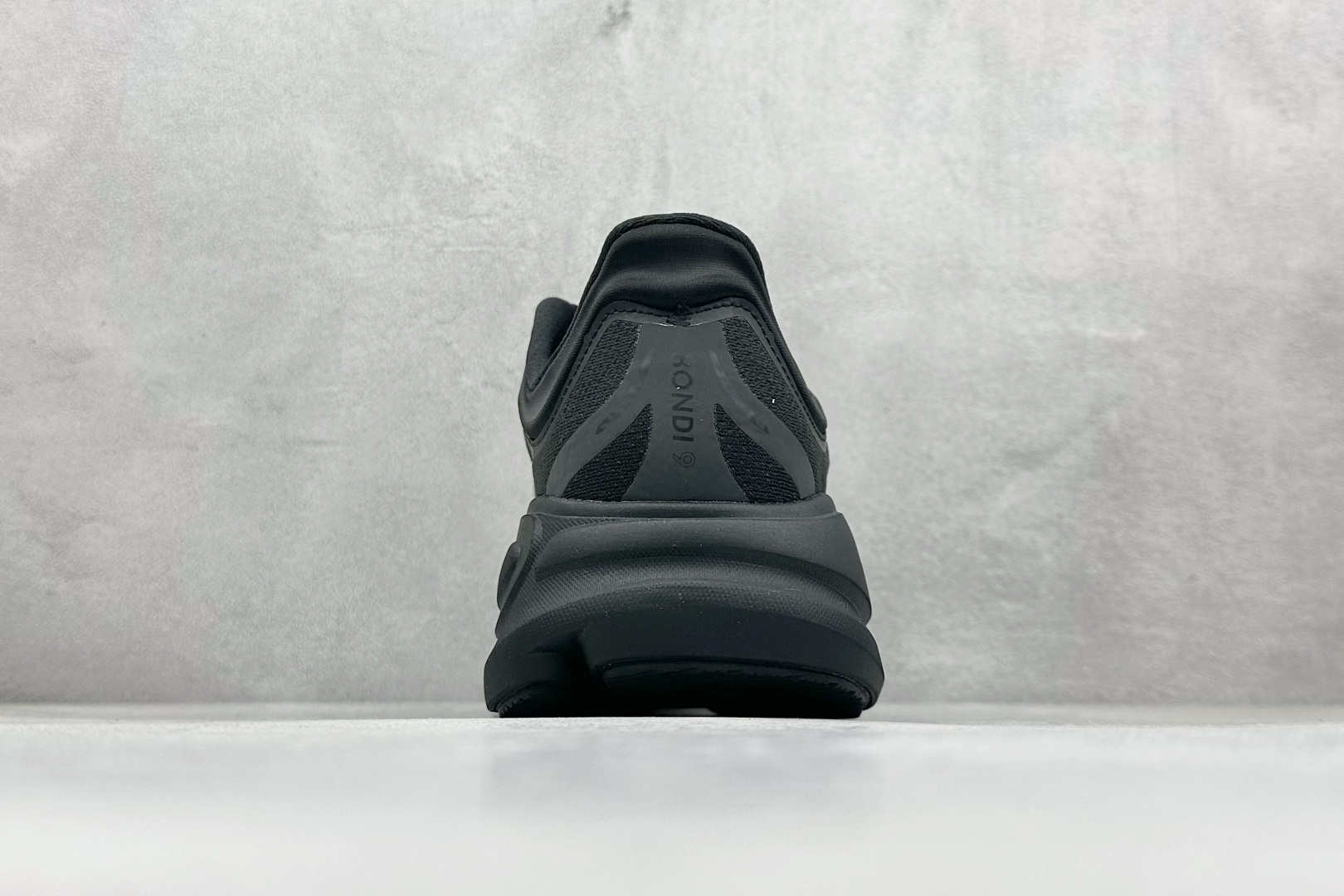 
RS版HOKA ONE ONE Bondi 9 舒适防滑耐磨低帮休闲跑步鞋 

货号：/BBLC
尺码