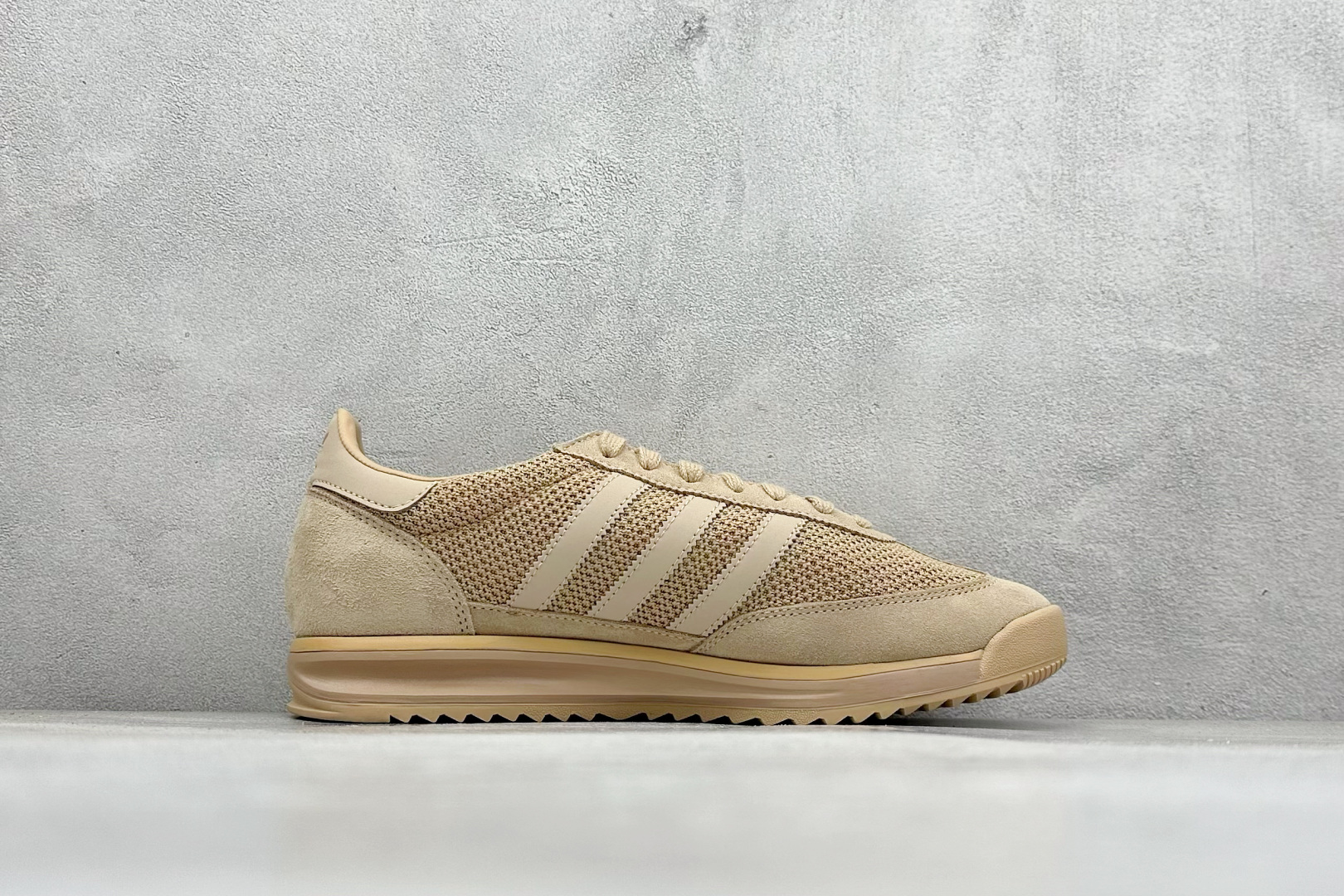 180 adidoriginals SL 72RS 超轻便透气复古慢跑鞋  JH5104