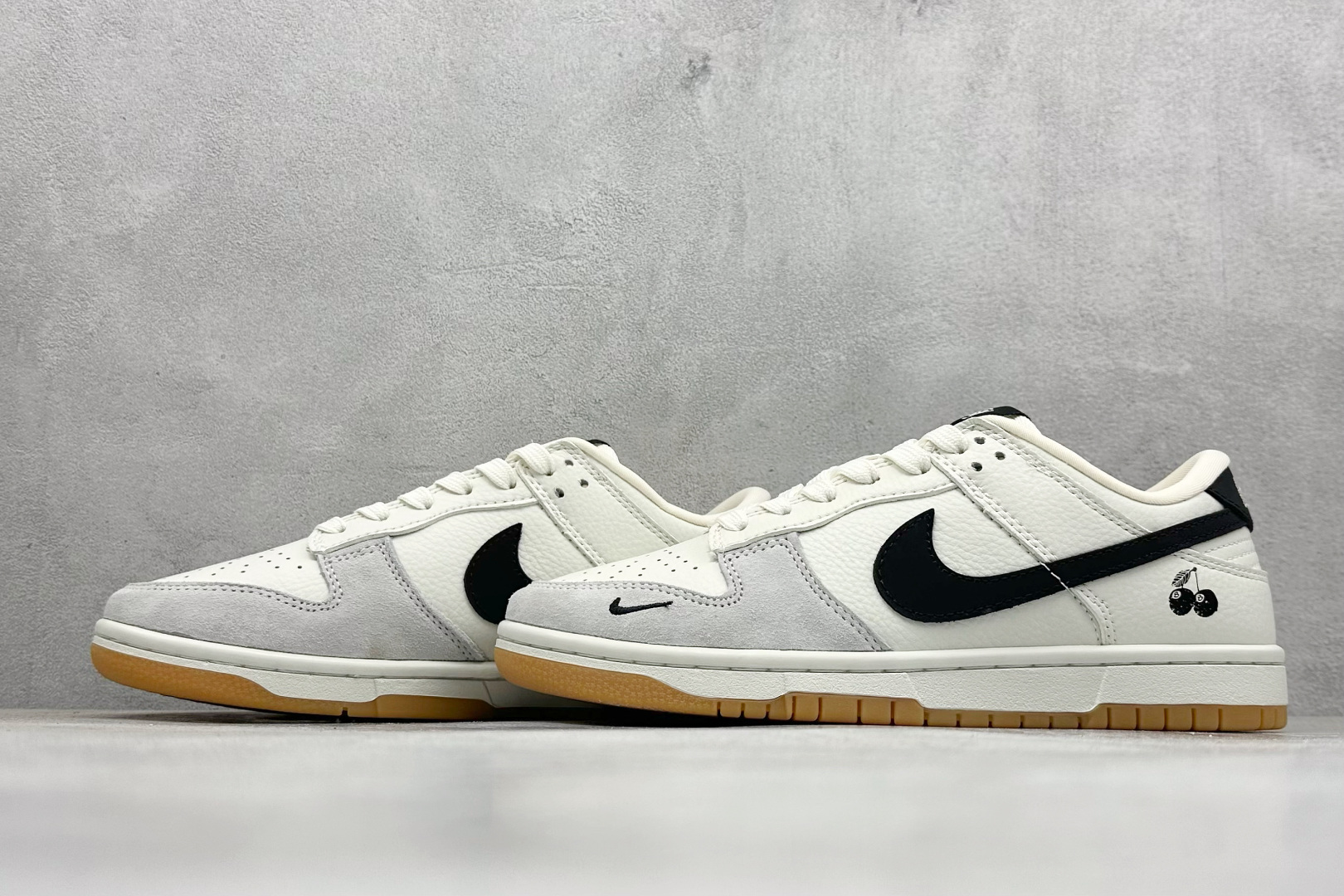 图片[5]-福利特价  Nk SB Dunk Low 黑8联名-米灰黑生胶 周年高端定制 低帮休闲板鞋  #定制鞋盒 大厂纯原品质出货 超高清洁度 皮料切割干净无任何毛边 细节完美 货号：CH6336-227  尺码：36 36.5 37.5 38 38.5 39 40 40.5 41 42 42.5 43 44 44.5 45-选品中心