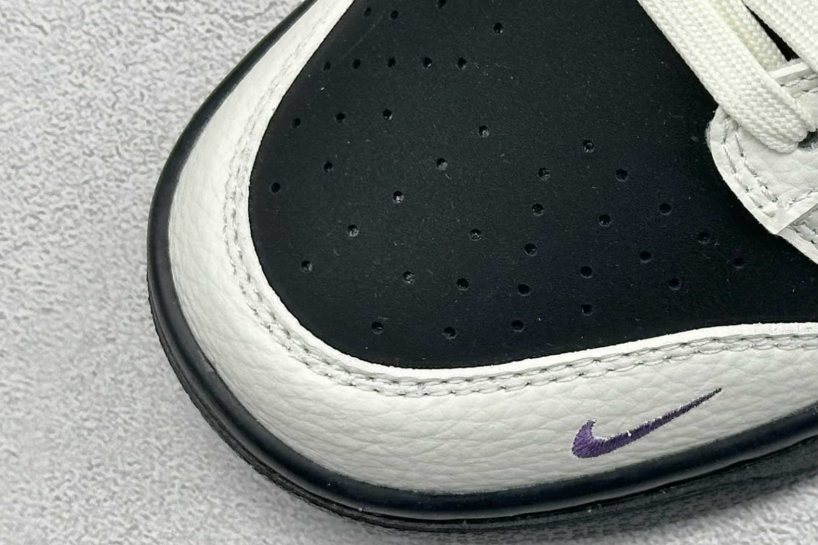 240 Nike SB Dunk Low 白黑紫小勾 FX1588-310