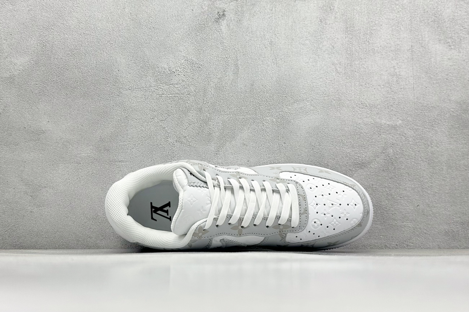 图片[3]-YH版 LV x Air Force 1 Low 联名印花 原楦头原纸板 打造纯正空军版型 #专注外贸渠道 全掌内置蜂窝气垫 #原盒配件 原厂中底钢印、拉帮完美 官方同步上架 货号：MS0232 尺码：40-46-选品中心