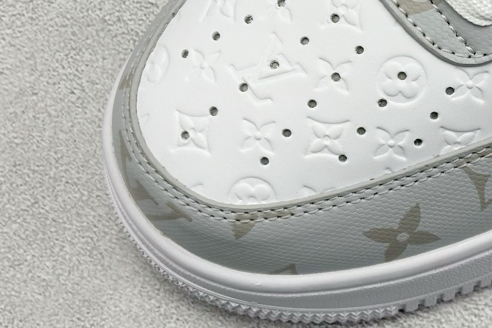 图片[7]-YH版 LV x Air Force 1 Low 联名印花 原楦头原纸板 打造纯正空军版型 #专注外贸渠道 全掌内置蜂窝气垫 #原盒配件 原厂中底钢印、拉帮完美 官方同步上架 货号：MS0232 尺码：40-46-选品中心