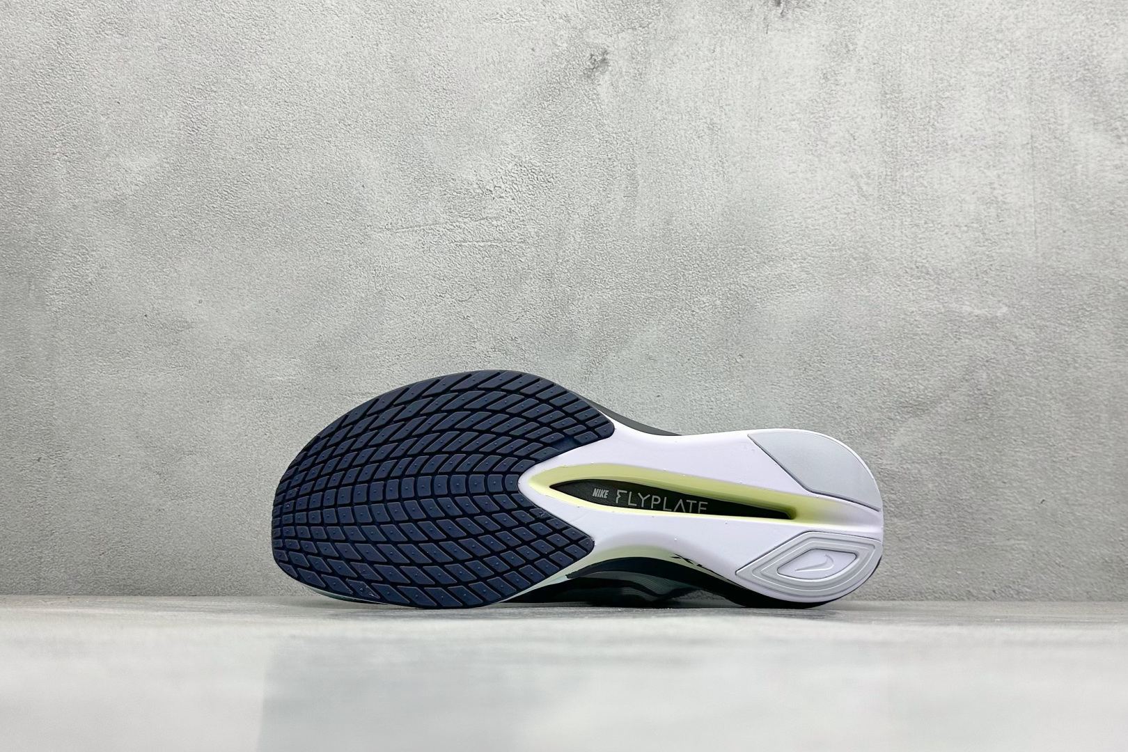 260 F版Nike ZoomX Vaporfly NEXT% 4 马拉松系列公路竞速超轻缓震跑步鞋 HF6412-400