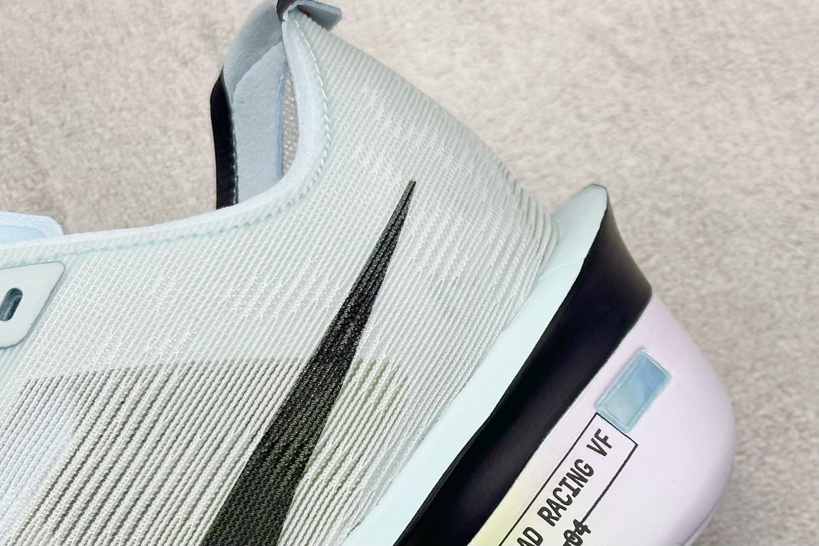 260 F版Nike ZoomX Vaporfly NEXT% 4 马拉松系列公路竞速超轻缓震跑步鞋 HF6412-400