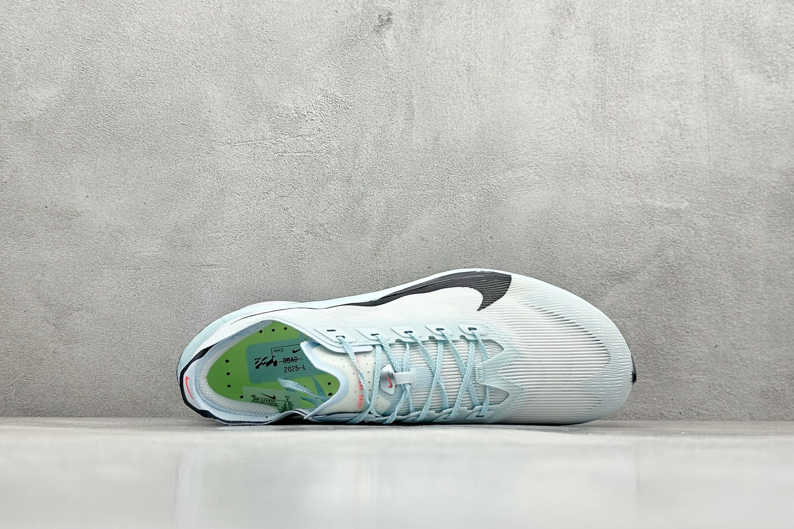260 F版Nike ZoomX Vaporfly NEXT% 4 马拉松系列公路竞速超轻缓震跑步鞋 HF6412-400
