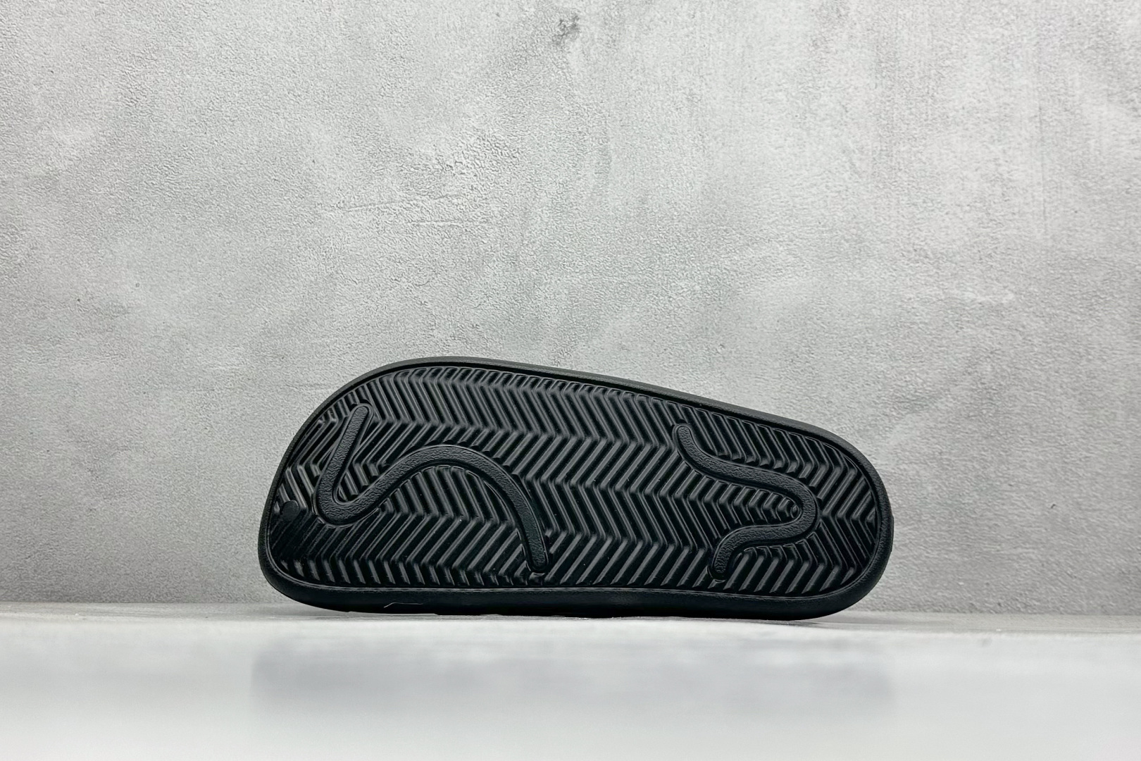 90  YH版AD Adilette Clogs 外穿一体成型防滑运动拖鞋  GZ5886