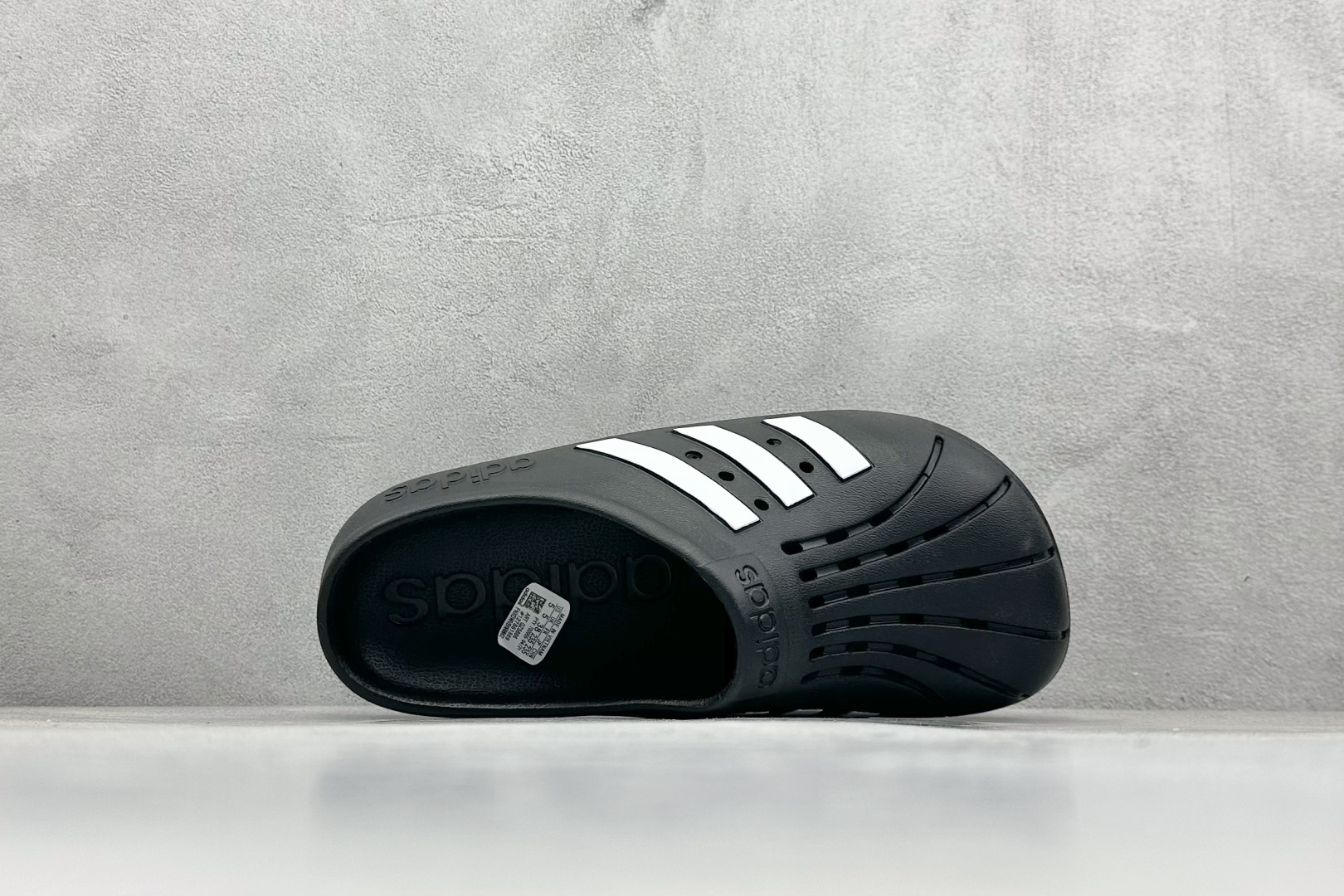 90  YH版AD Adilette Clogs 外穿一体成型防滑运动拖鞋  GZ5886
