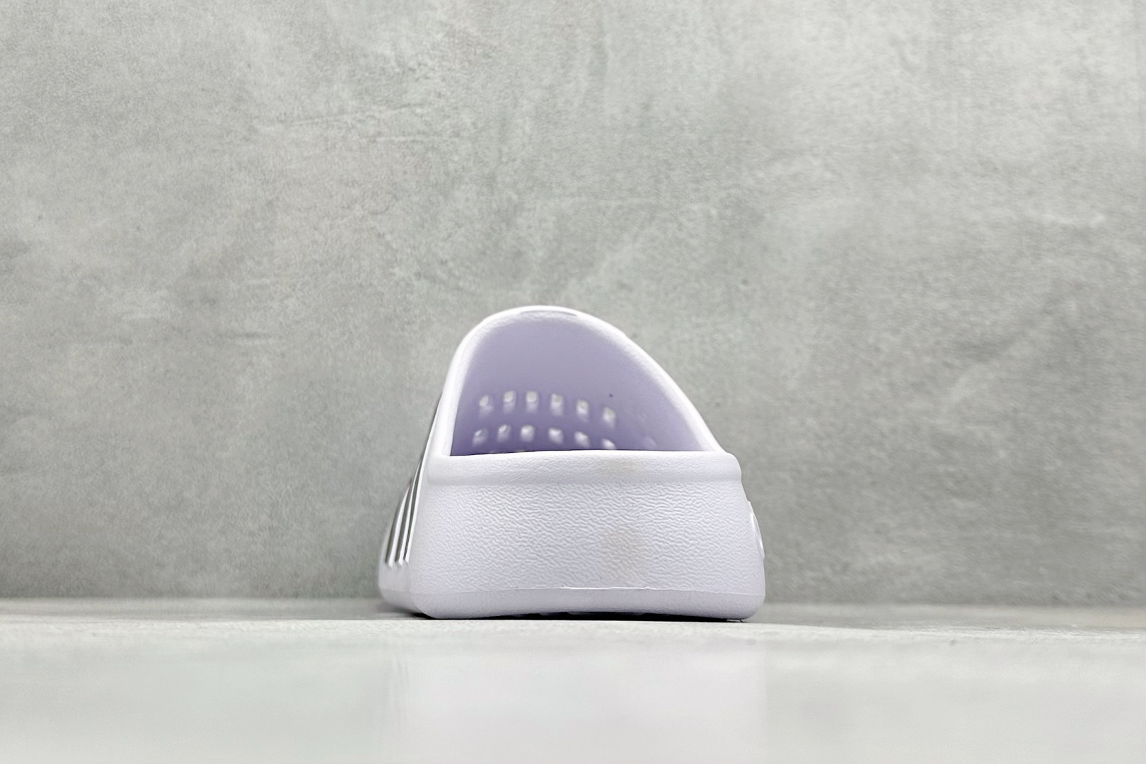 90  YH版AD Adilette Clogs 外穿一体成型防滑运动拖鞋  FY8970