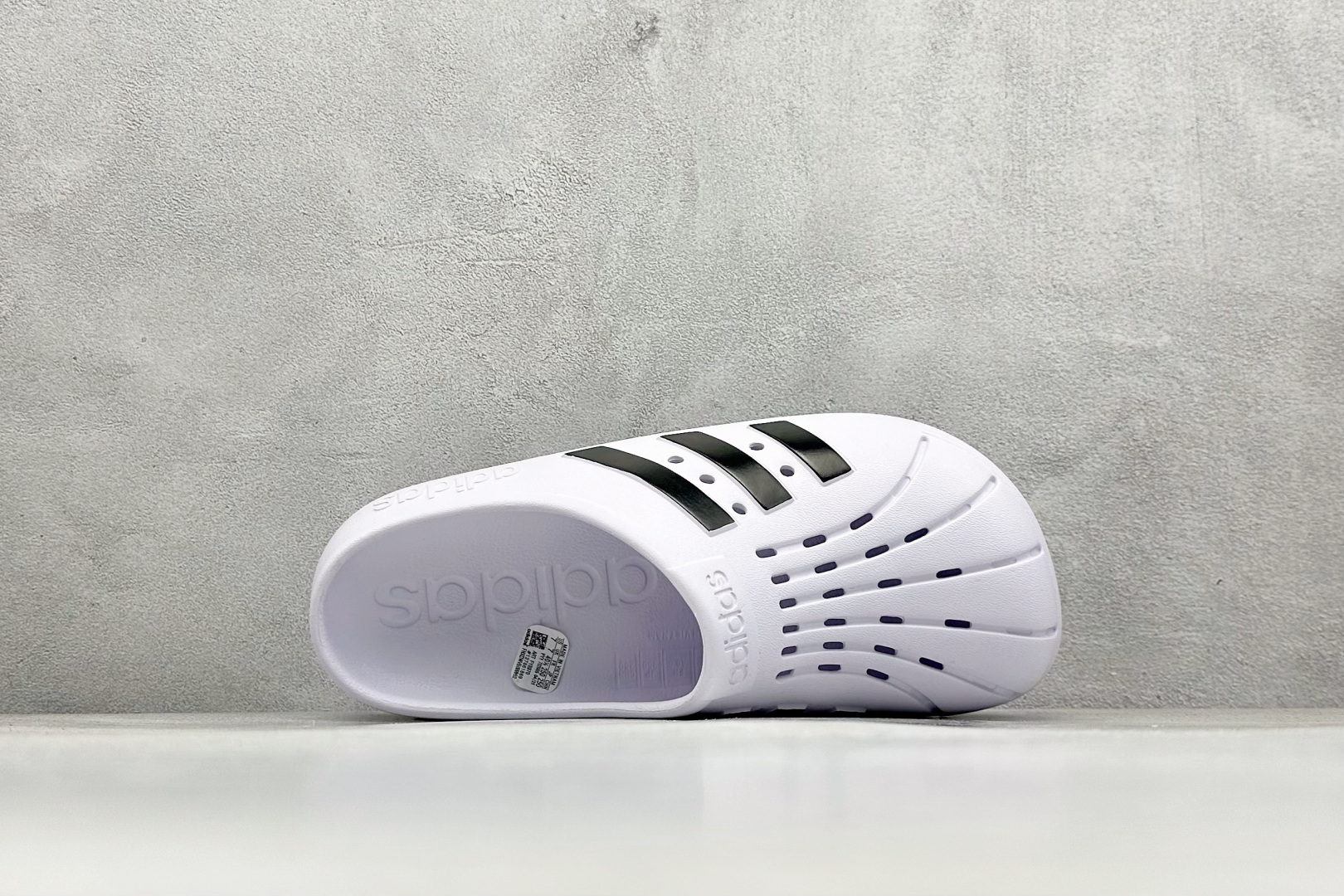 90  YH版AD Adilette Clogs 外穿一体成型防滑运动拖鞋  FY8970