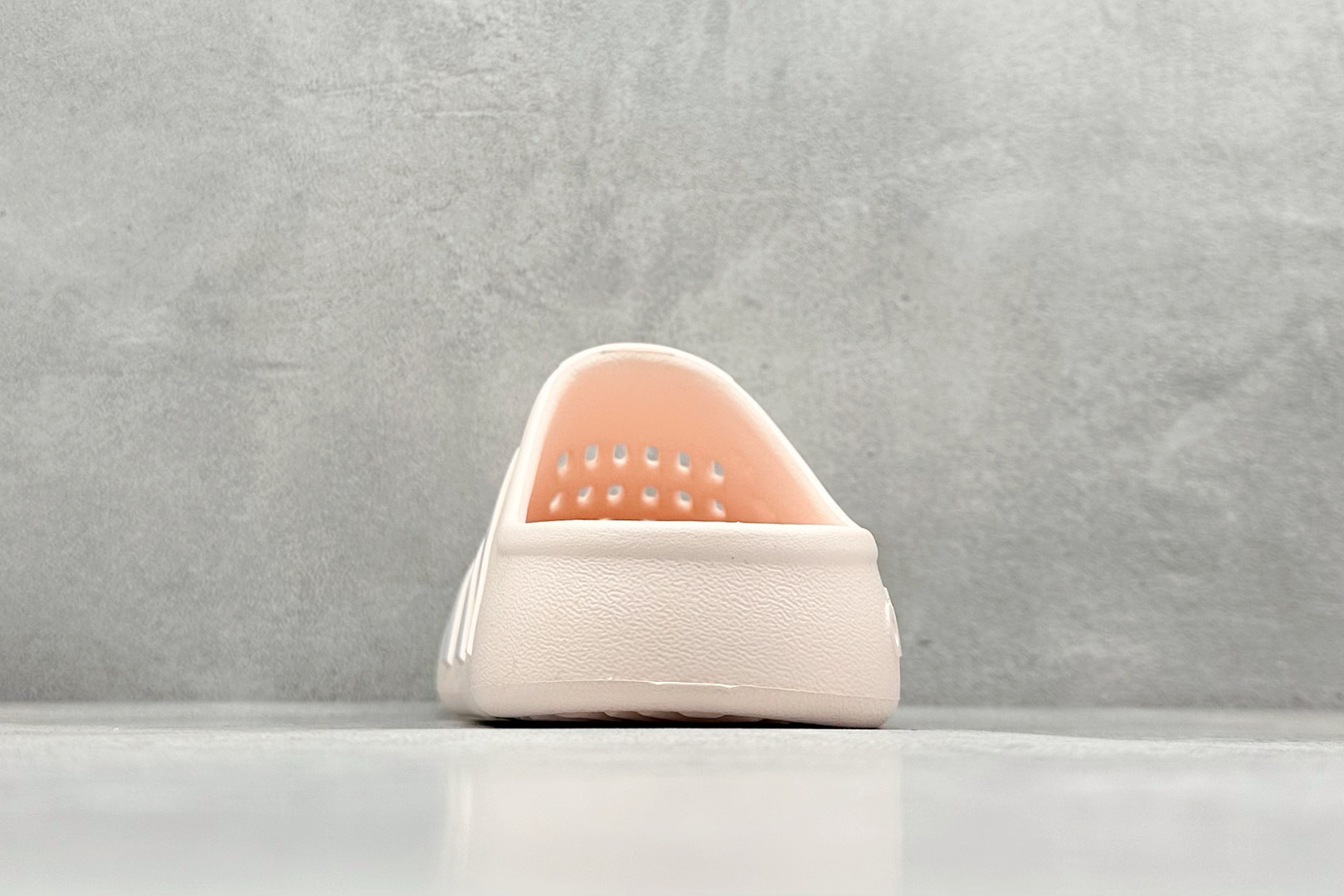 90  YH版AD Adilette Clogs 外穿一体成型防滑运动拖鞋  FY6045