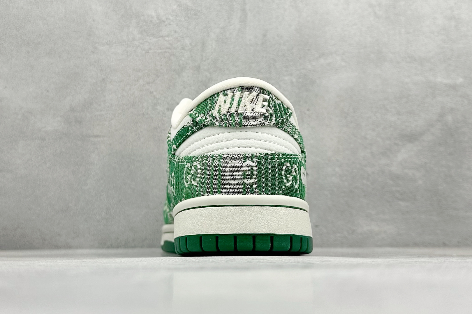 280 SC版Nike SB Dunk Low x Louis Vuitton 绿白小勾 SC9207-420