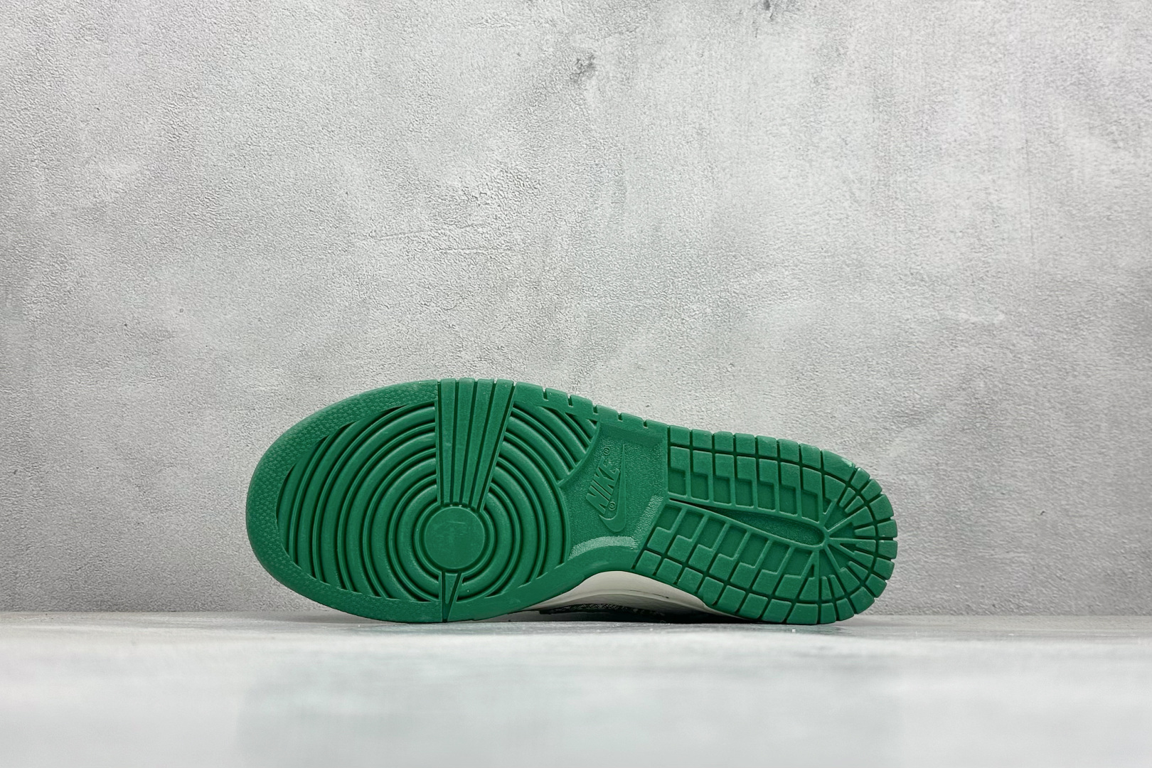 280 SC版Nike SB Dunk Low x Louis Vuitton 绿白小勾 SC9207-420