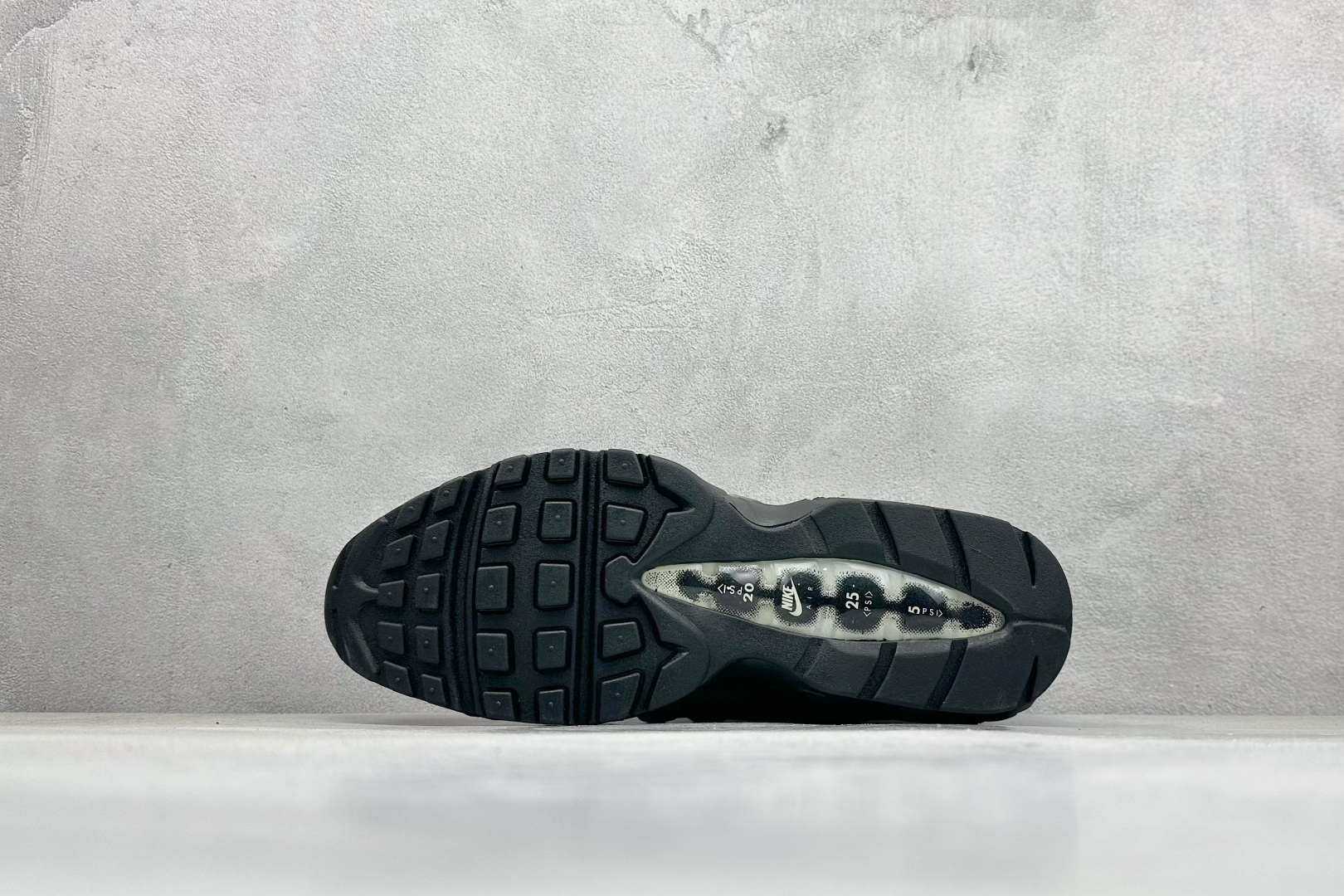 260 Nike Air Max 95 复古减震气垫跑鞋 AT2865-003