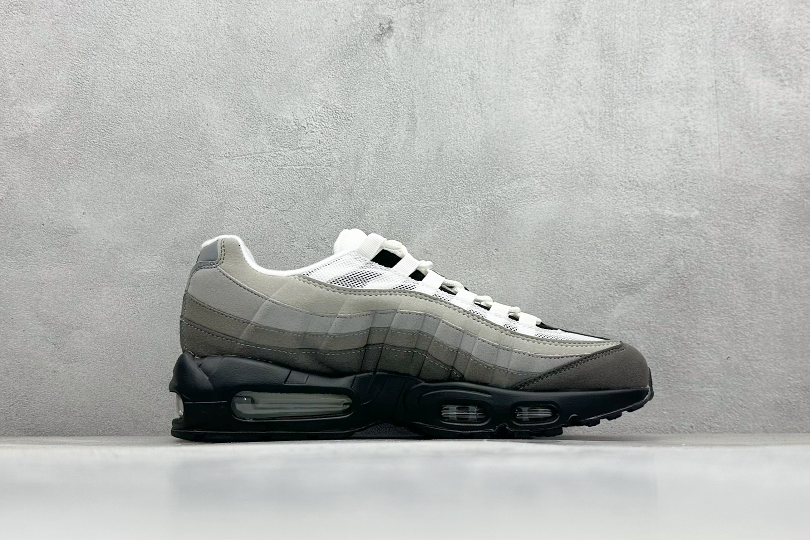 260 Nike Air Max 95 复古减震气垫跑鞋 AT2865-003