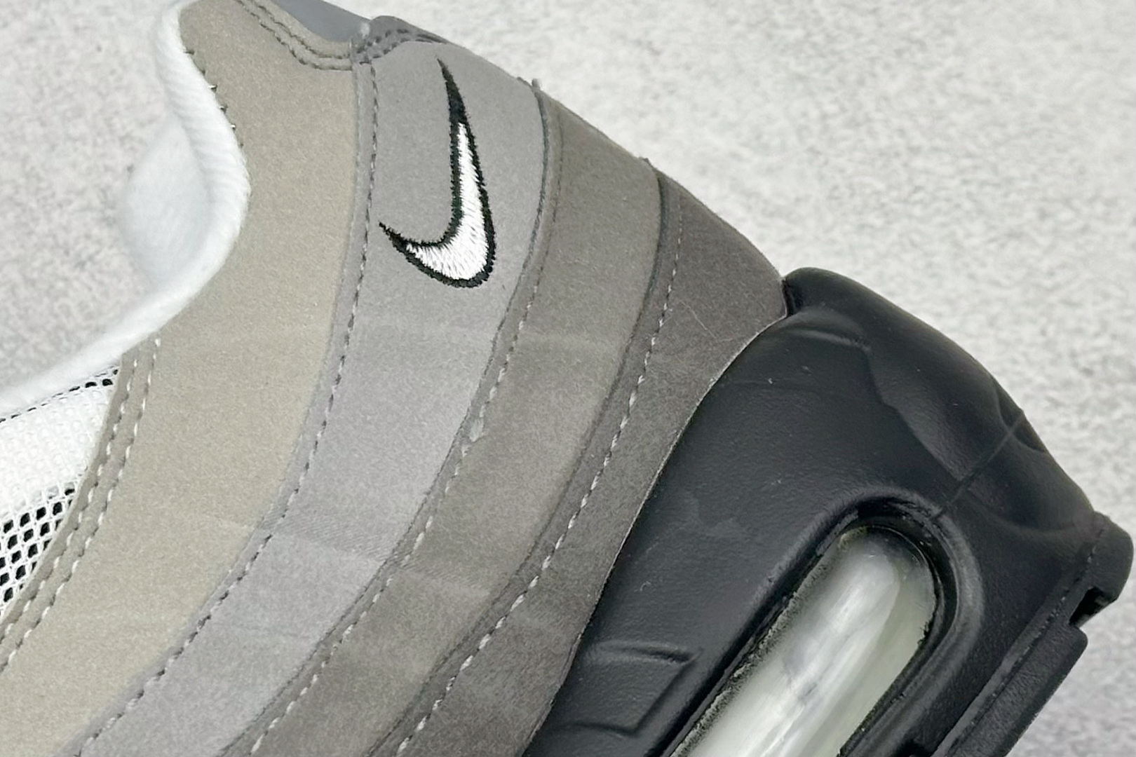 260 Nike Air Max 95 复古减震气垫跑鞋 AT2865-003