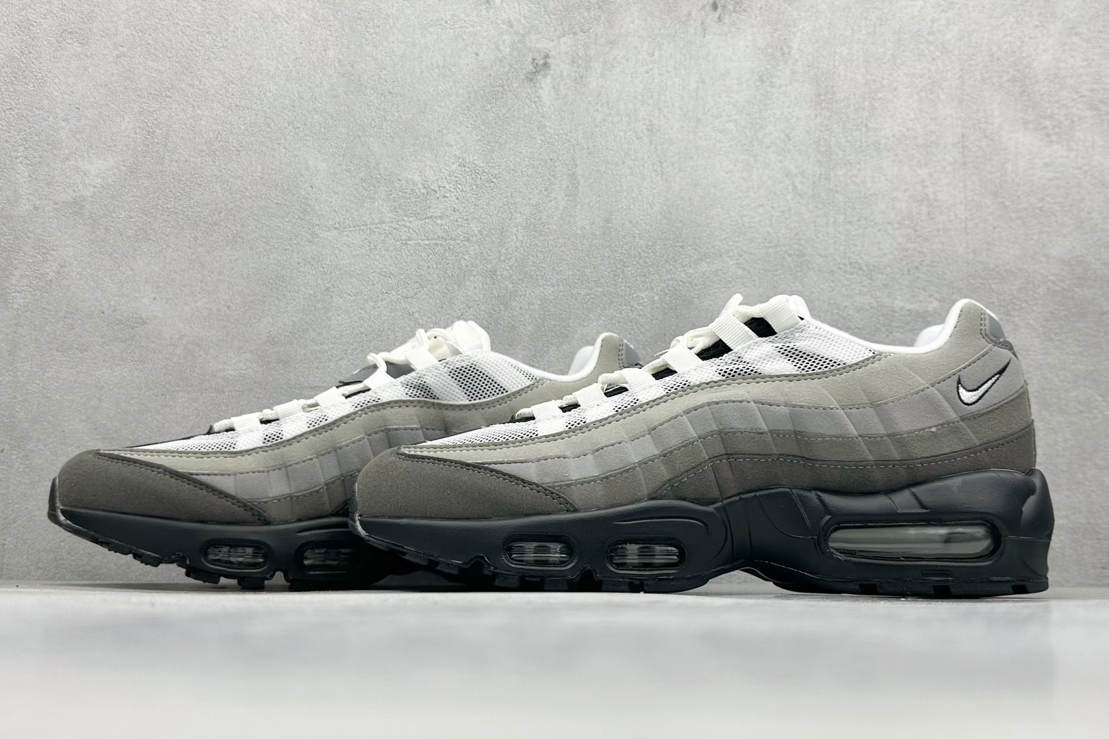 260 Nike Air Max 95 复古减震气垫跑鞋 AT2865-003
