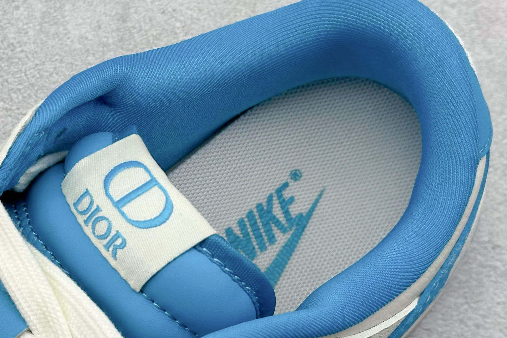 240 Nike SB Dunk Low “迪奥联名---白灰蓝裂纹”高端定制 低帮休闲板鞋 XD1588-223