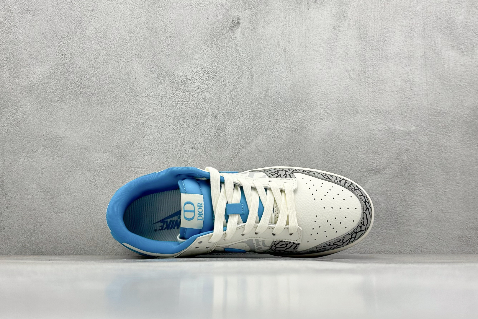 240 Nike SB Dunk Low “迪奥联名---白灰蓝裂纹”高端定制 低帮休闲板鞋 XD1588-223