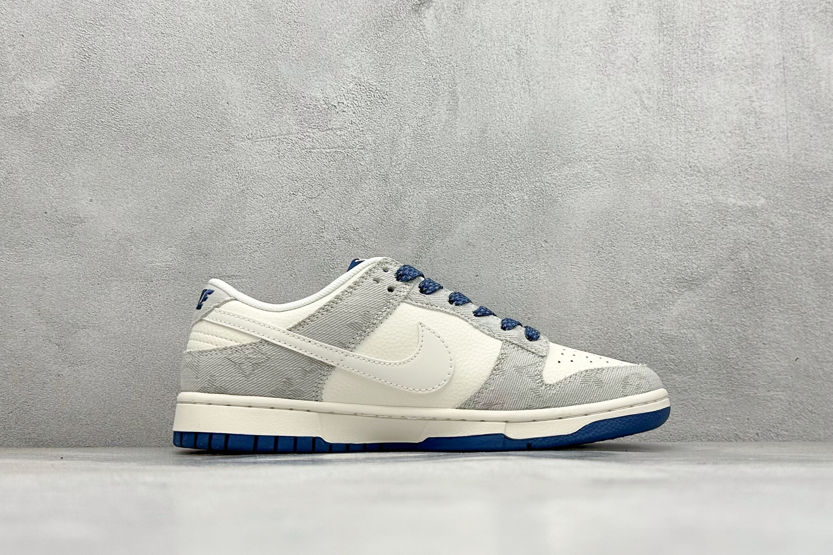 280 Nike SB Dunk Low x Louis Vuitton 灰白小勾  JP1628-017
