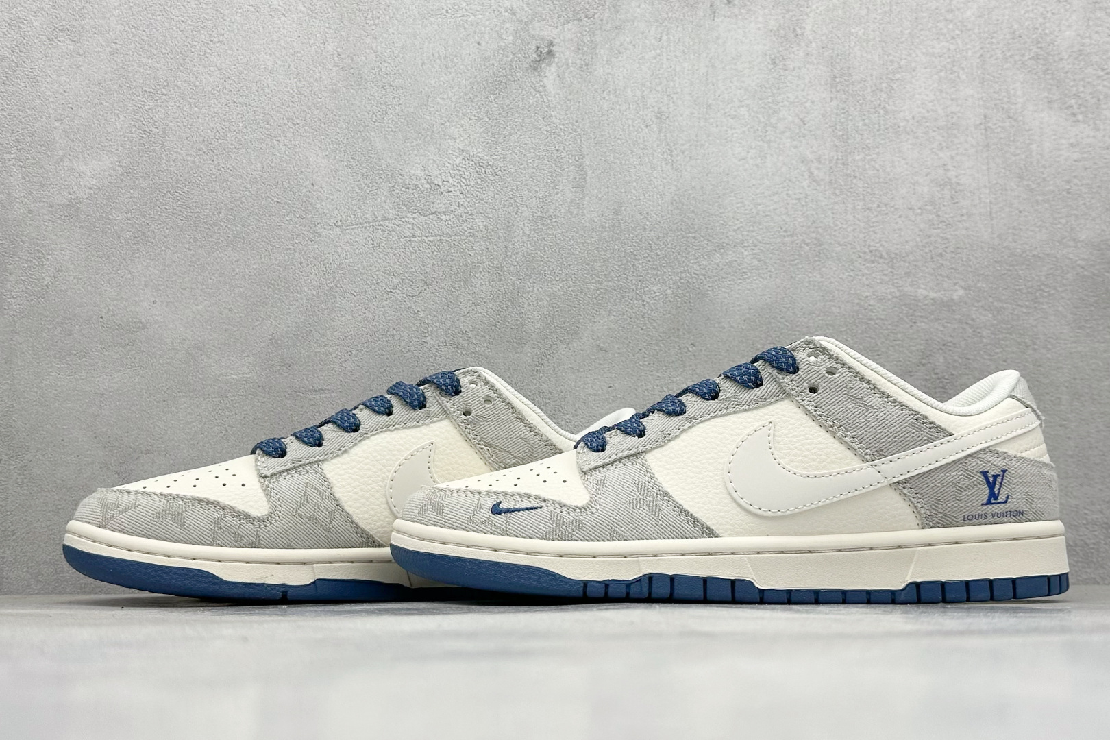 280 Nike SB Dunk Low x Louis Vuitton 灰白小勾  JP1628-017