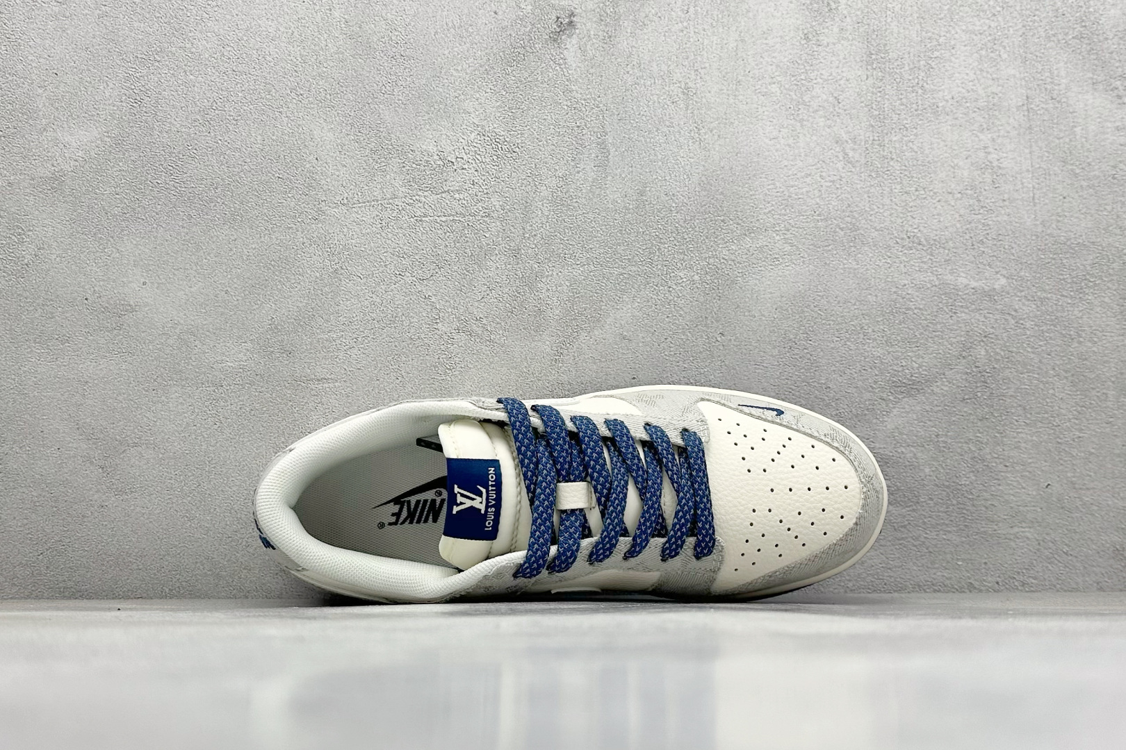 280 Nike SB Dunk Low x Louis Vuitton 灰白小勾  JP1628-017