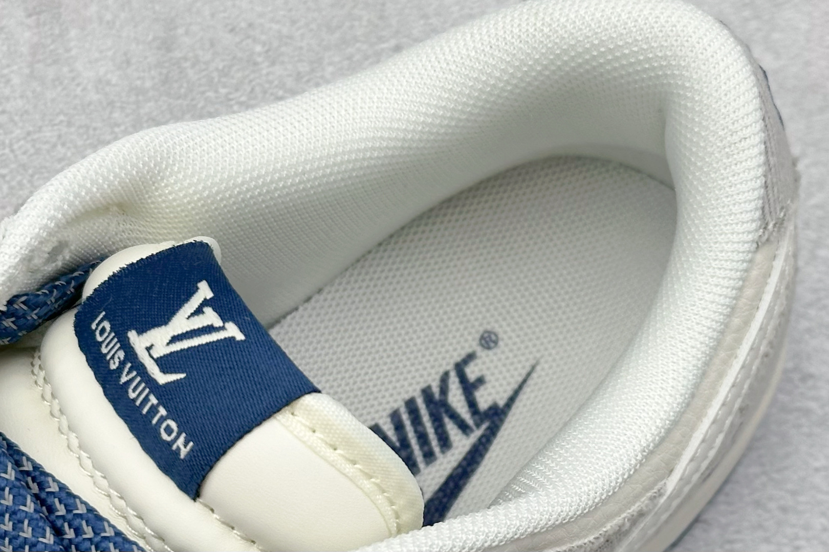 280 Nike SB Dunk Low x Louis Vuitton 灰白小勾  JP1628-017