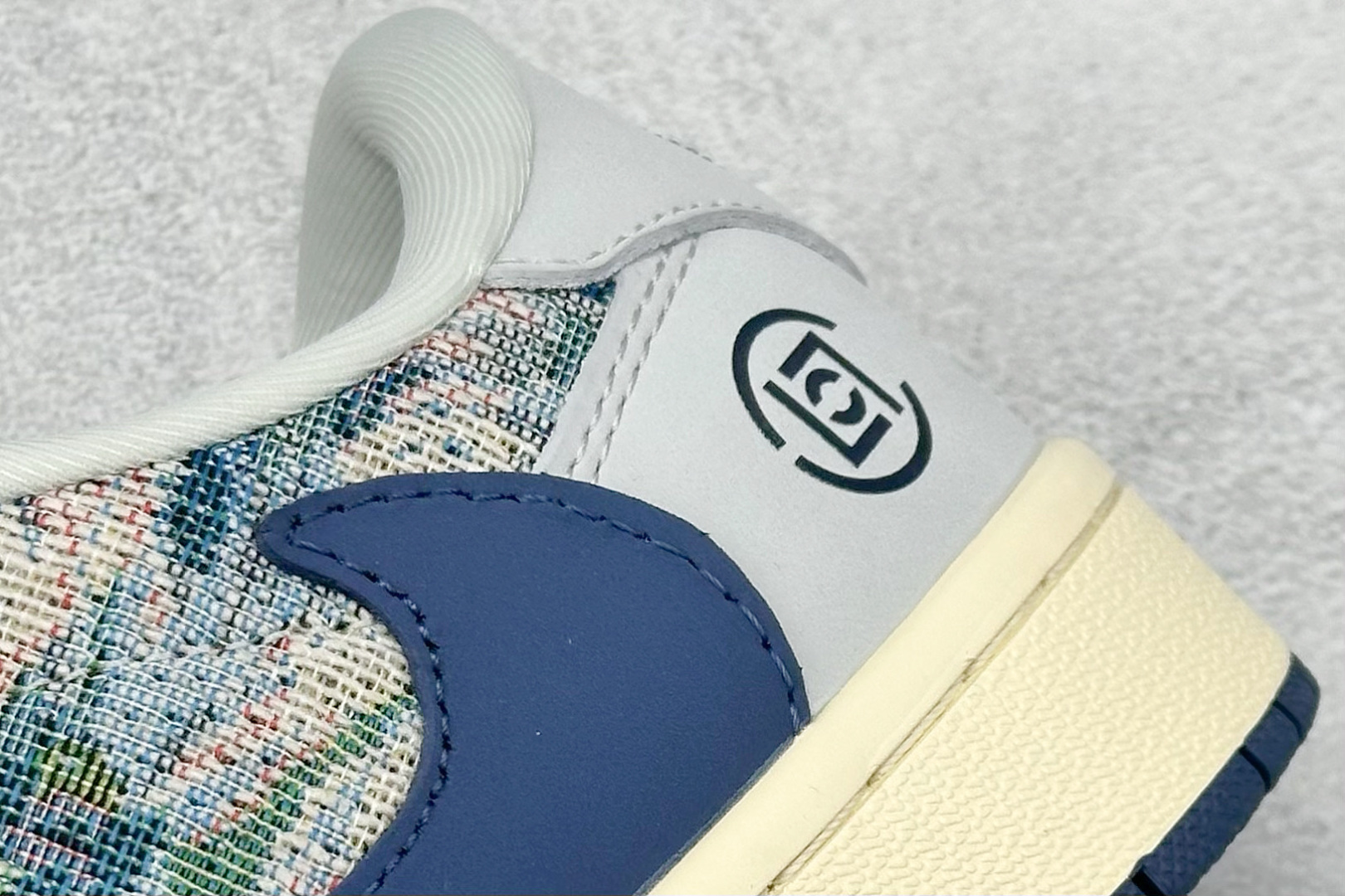 图片[9]-福利特价  Travis Scott x Fragment Design x Air Jordan 1 Low OG SP AJ1 乔1 冠希联名-灰蓝针织 低帮文化休闲板鞋 货号：JH6088-707  尺码：36 36.5 37.5 38 38.5 39 40 40.5 41 42 42.5 43 44 44.5 45-选品中心