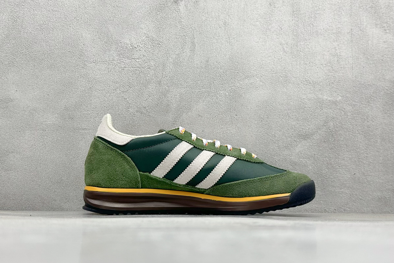 180 AD Originals SL 72 RS 阿迪经典复古慢跑鞋 JR9416