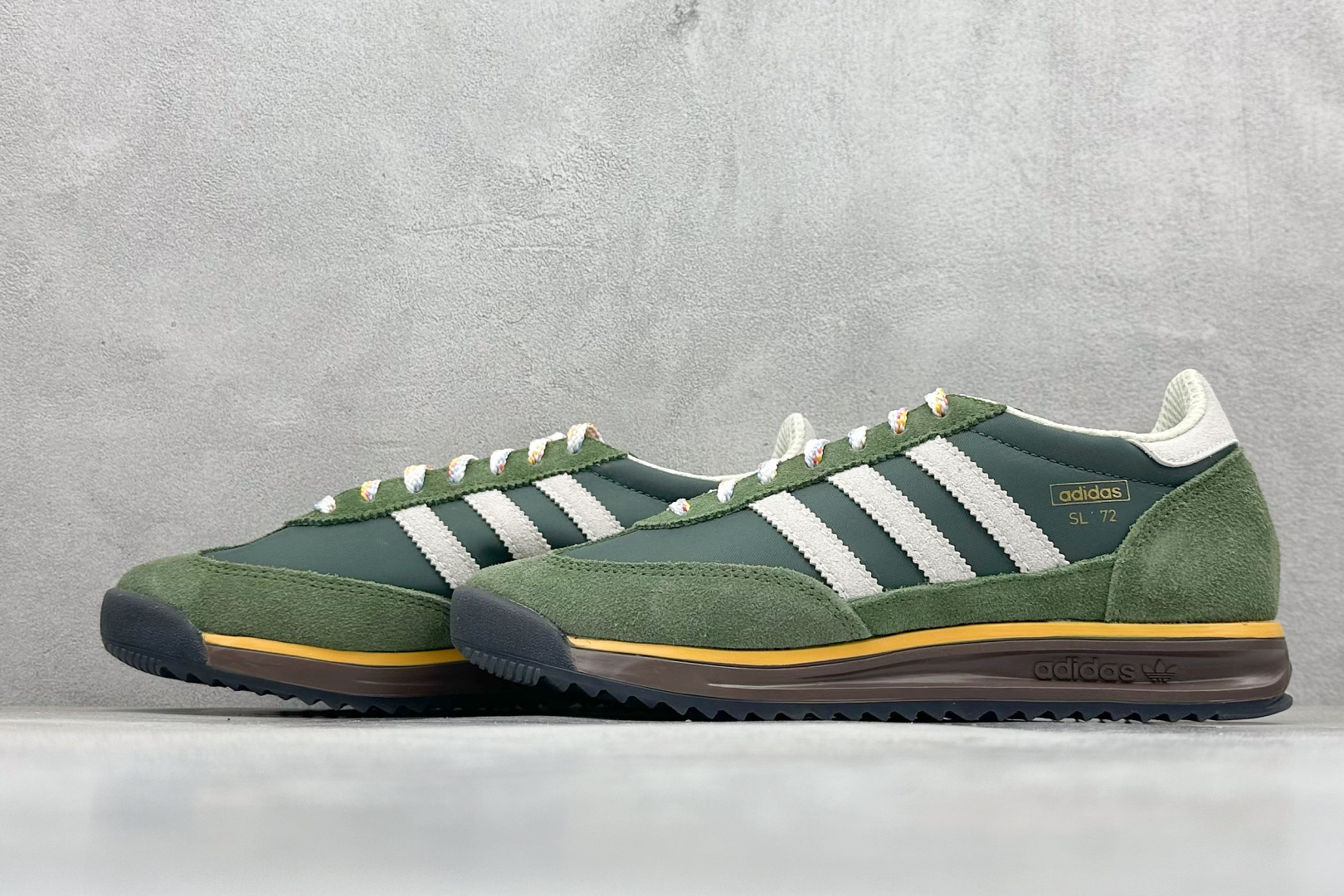 180 AD Originals SL 72 RS 阿迪经典复古慢跑鞋 JR9416