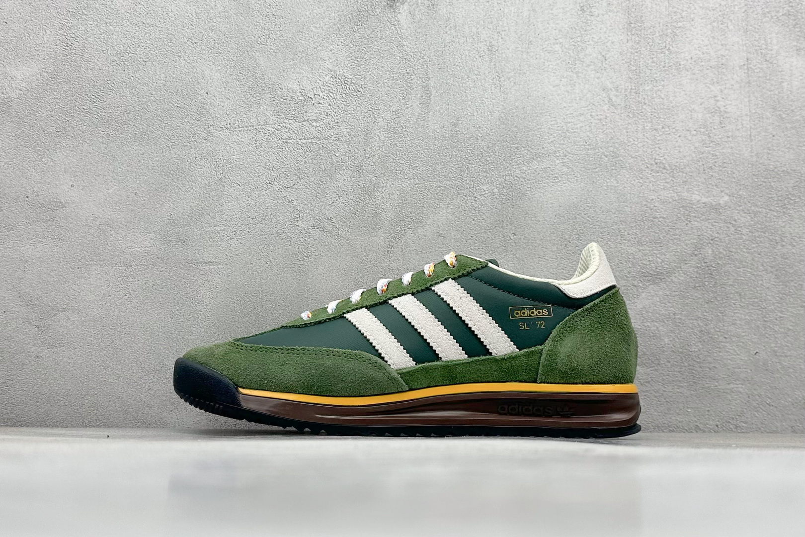 180 AD Originals SL 72 RS 阿迪经典复古慢跑鞋 JR9416