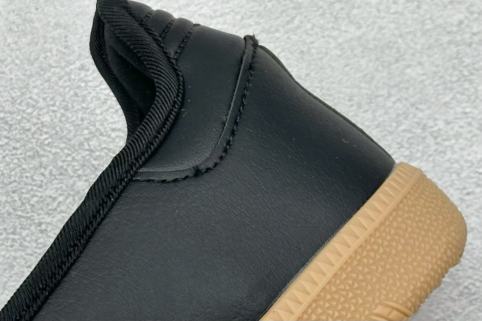 140 AdidSamba Jane 玛丽珍板鞋懒人一脚蹬运动鞋 AdidSamba Janes采用皮革材质 JQ6445