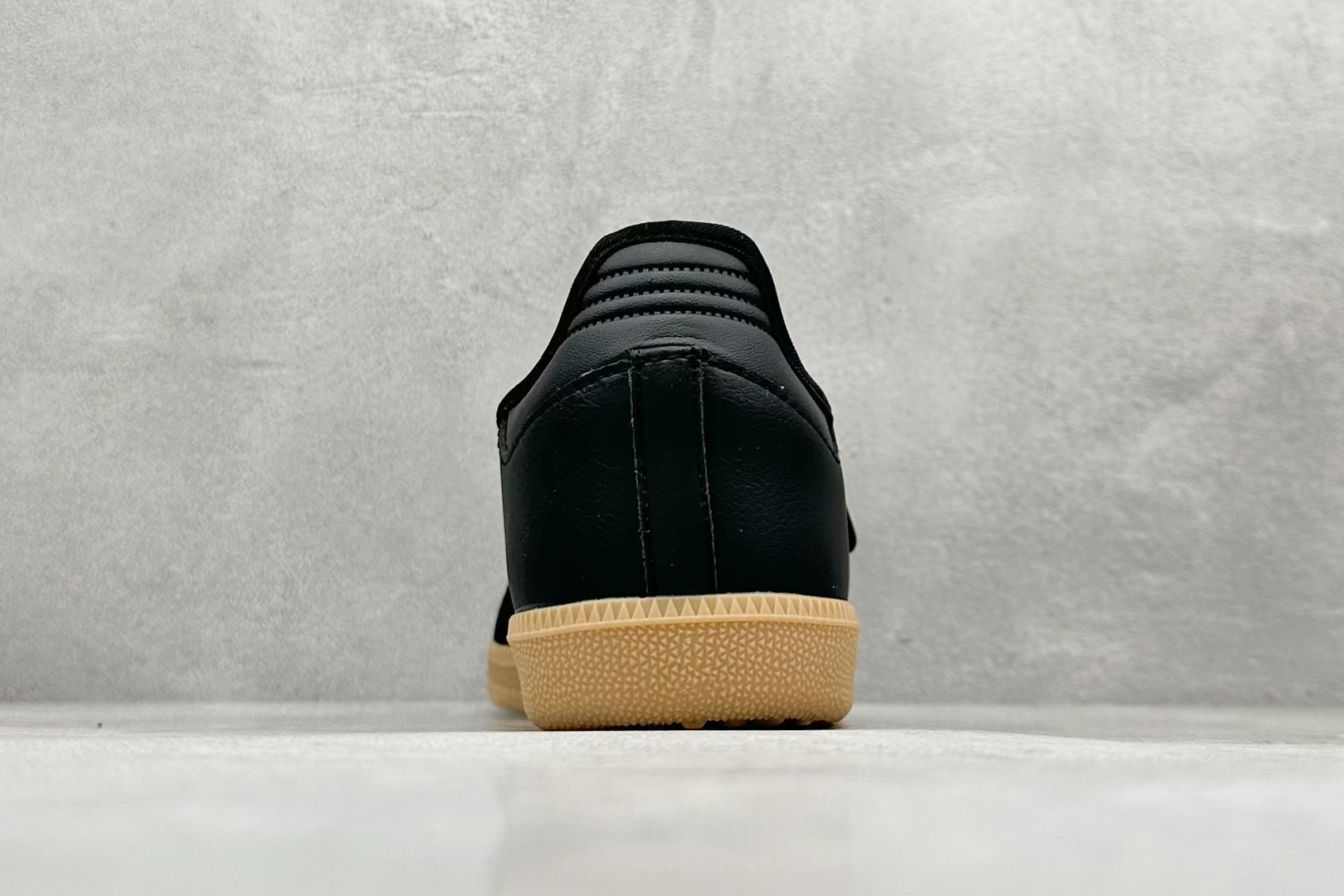 140 AdidSamba Jane 玛丽珍板鞋懒人一脚蹬运动鞋 AdidSamba Janes采用皮革材质 JQ6445