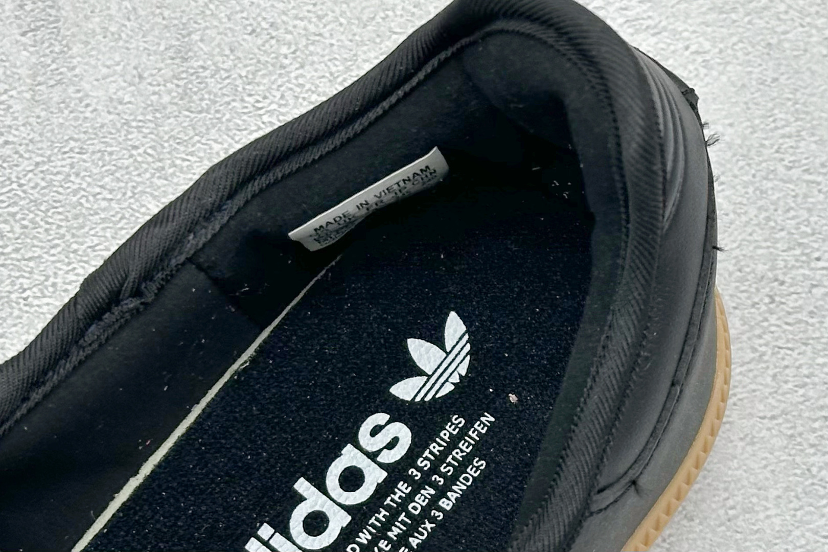 140 AdidSamba Jane 玛丽珍板鞋懒人一脚蹬运动鞋 AdidSamba Janes采用皮革材质 JQ6445