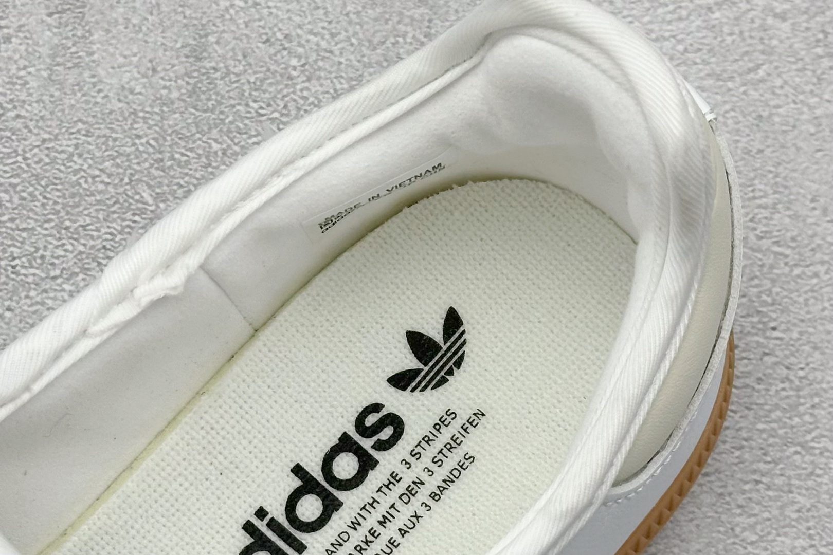140 AdidSamba Jane 玛丽珍板鞋懒人一脚蹬运动鞋 AdidSamba Janes采用皮革材质 JR1402