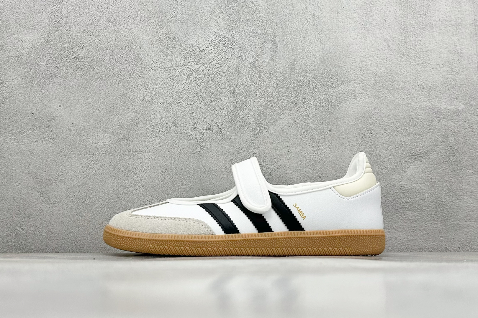 140 AdidSamba Jane 玛丽珍板鞋懒人一脚蹬运动鞋 AdidSamba Janes采用皮革材质 JR1402