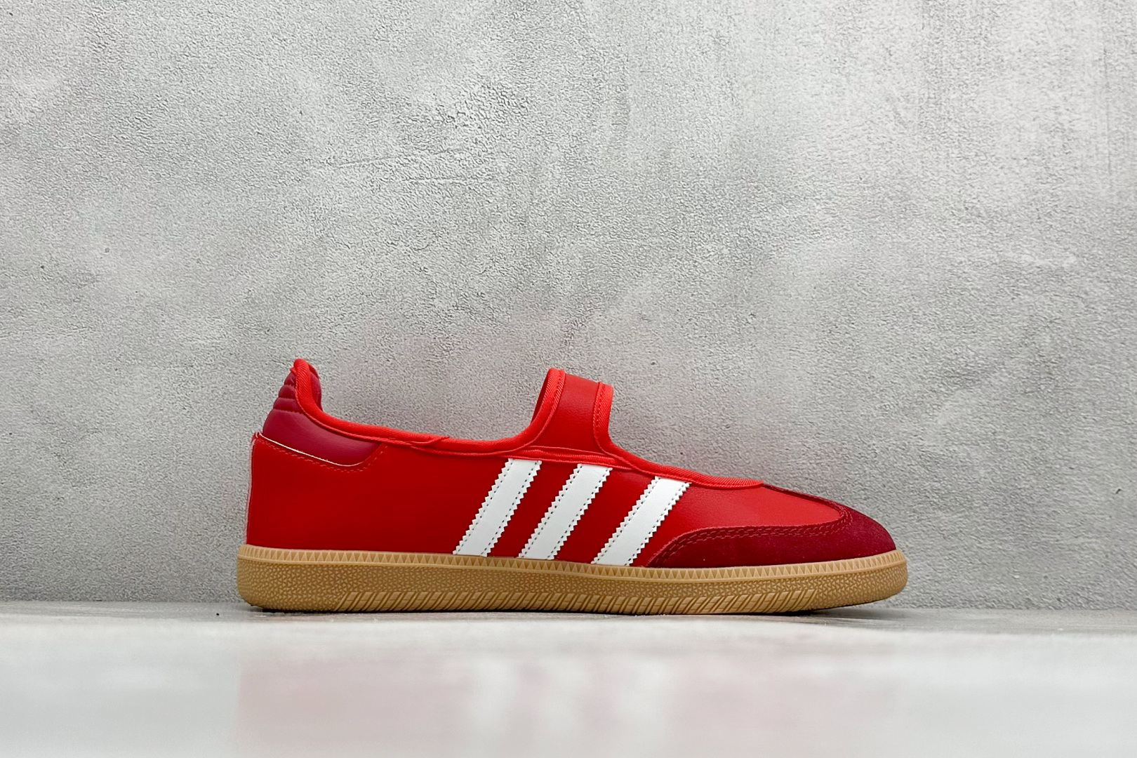 140 AdidSamba Jane 玛丽珍板鞋懒人一脚蹬运动鞋 AdidSamba Janes采用皮革材质 JQ6446
