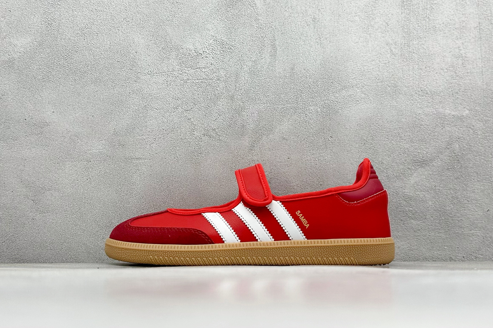 140 AdidSamba Jane 玛丽珍板鞋懒人一脚蹬运动鞋 AdidSamba Janes采用皮革材质 JQ6446