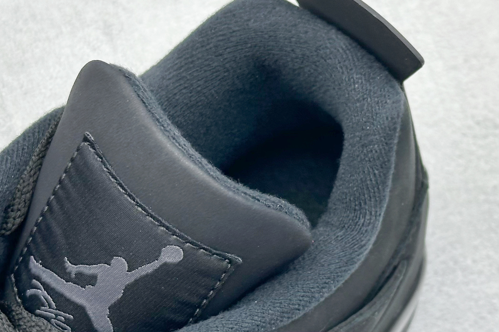 380 F版Air Jordan AJ4 Retro 黑猫  FV5029-010