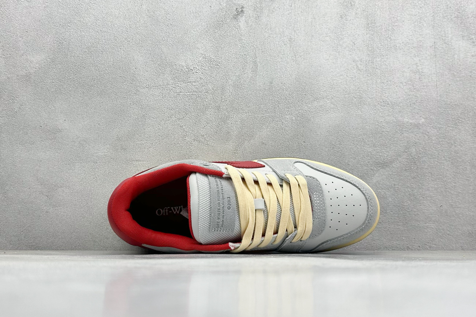 图片[3]-S版 OFF-White C/O VirGil Abloh 时尚百搭休闲鞋 独家首发新款 采用环保牛剖革组合网织布鞋面材质 鞋垫嵌入发泡缓震EVA物料 正确中底搭载EVA轻量缓震 外置牙钉防滑橡胶大底 正确配件同步定制 尺码：36-47-选品中心