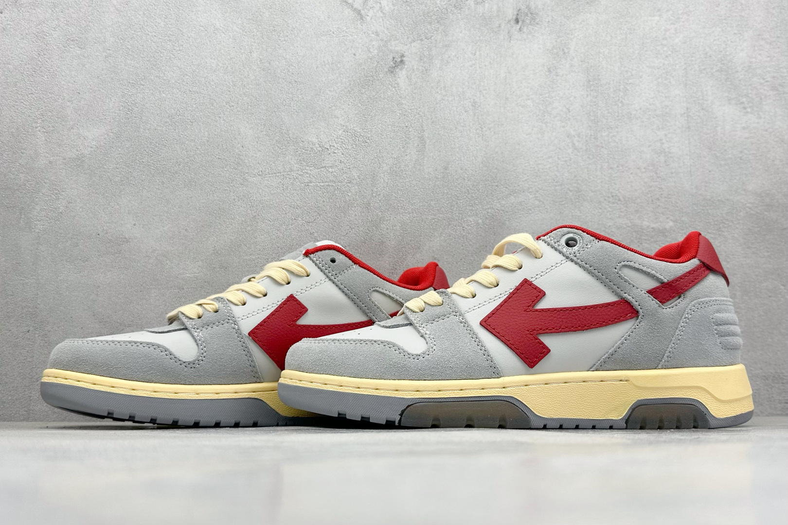 图片[5]-S版 OFF-White C/O VirGil Abloh 时尚百搭休闲鞋 独家首发新款 采用环保牛剖革组合网织布鞋面材质 鞋垫嵌入发泡缓震EVA物料 正确中底搭载EVA轻量缓震 外置牙钉防滑橡胶大底 正确配件同步定制 尺码：36-47-选品中心