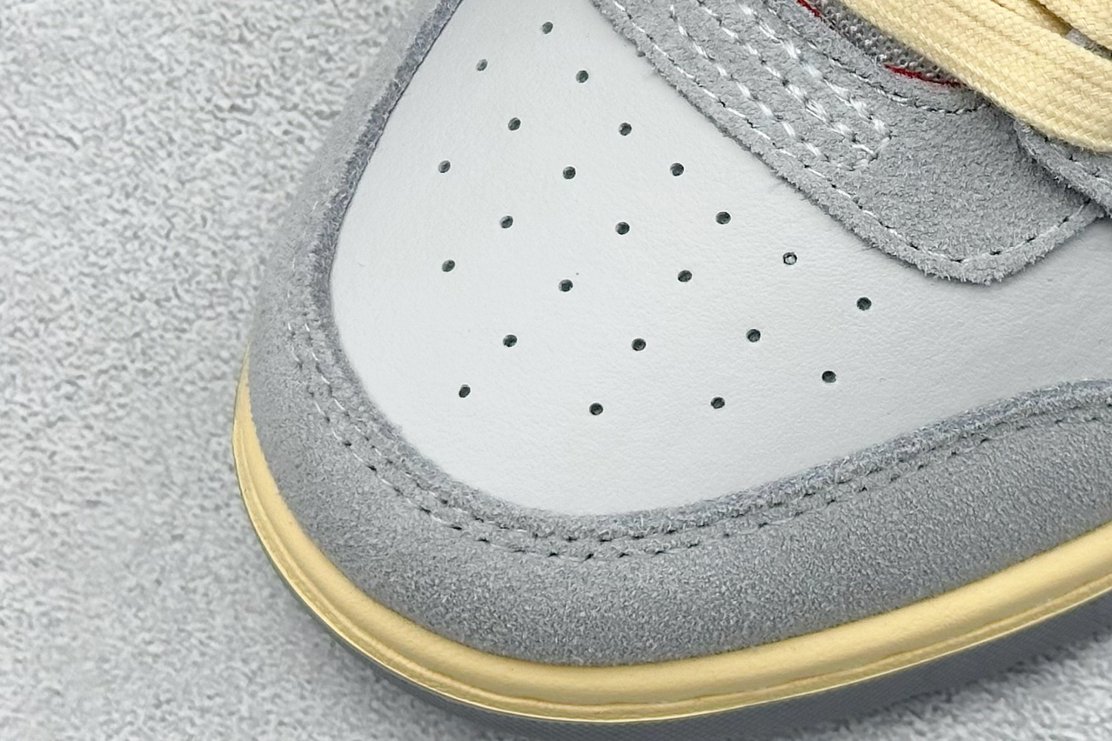 图片[7]-S版 OFF-White C/O VirGil Abloh 时尚百搭休闲鞋 独家首发新款 采用环保牛剖革组合网织布鞋面材质 鞋垫嵌入发泡缓震EVA物料 正确中底搭载EVA轻量缓震 外置牙钉防滑橡胶大底 正确配件同步定制 尺码：36-47-选品中心