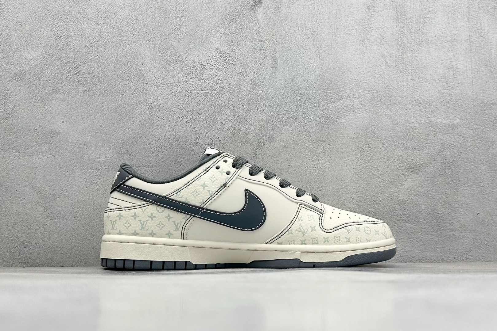 280 XC版Nike SB Dunk Low LV联名 花纹灰勾 周年高端定制 低帮休闲板鞋 YX5066-366