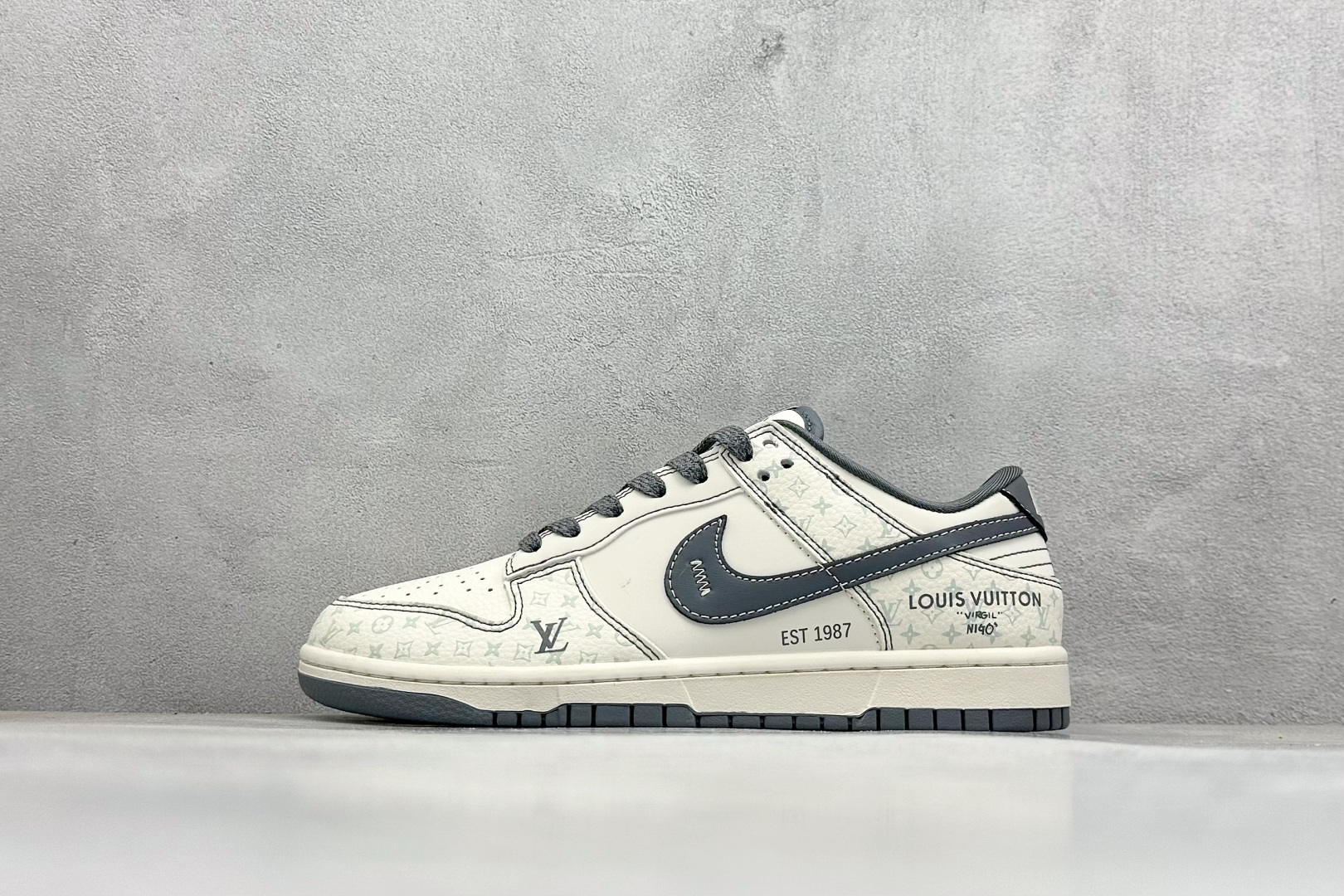 280 XC版Nike SB Dunk Low LV联名 花纹灰勾 周年高端定制 低帮休闲板鞋 YX5066-366