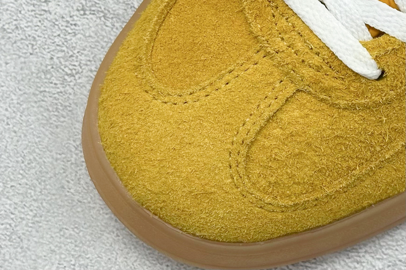 图片[7]-YH长青福利  AD Originals Gazelle INdoor 三叶草休闲防滑耐磨低帮板鞋 鞋头出色设计 塑就出众贴合感 稳固的后跟贴合足部曲线设计 软弹舒适 不易磨脚 橡胶鞋底配合防滑纹路设计 平稳抓地 货号：HQ8716-选品中心